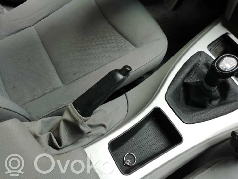 Hand brake release handle   6782749