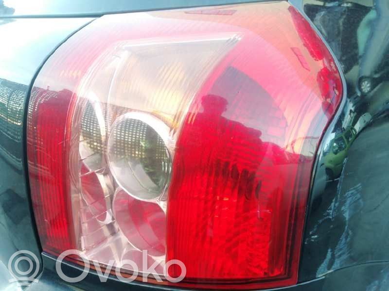 Toyota Corolla E120 E130 Задний фонарь в кузове 