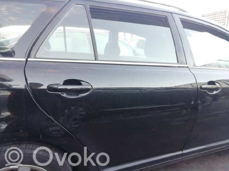 Toyota Avensis T250 Galinės durys 