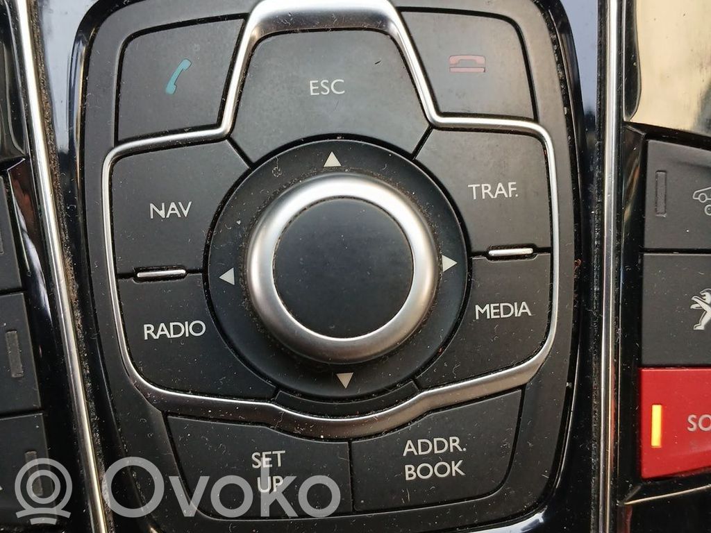Multifunctional control switch/knob