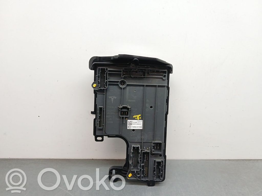 Tesla Model 3 Dzinēja vadības bloks 