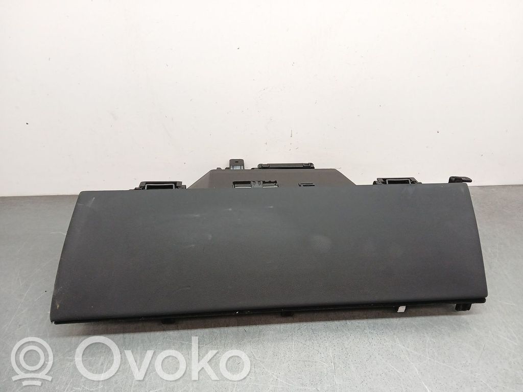 Tesla Model 3 Mantu nodalījums 
