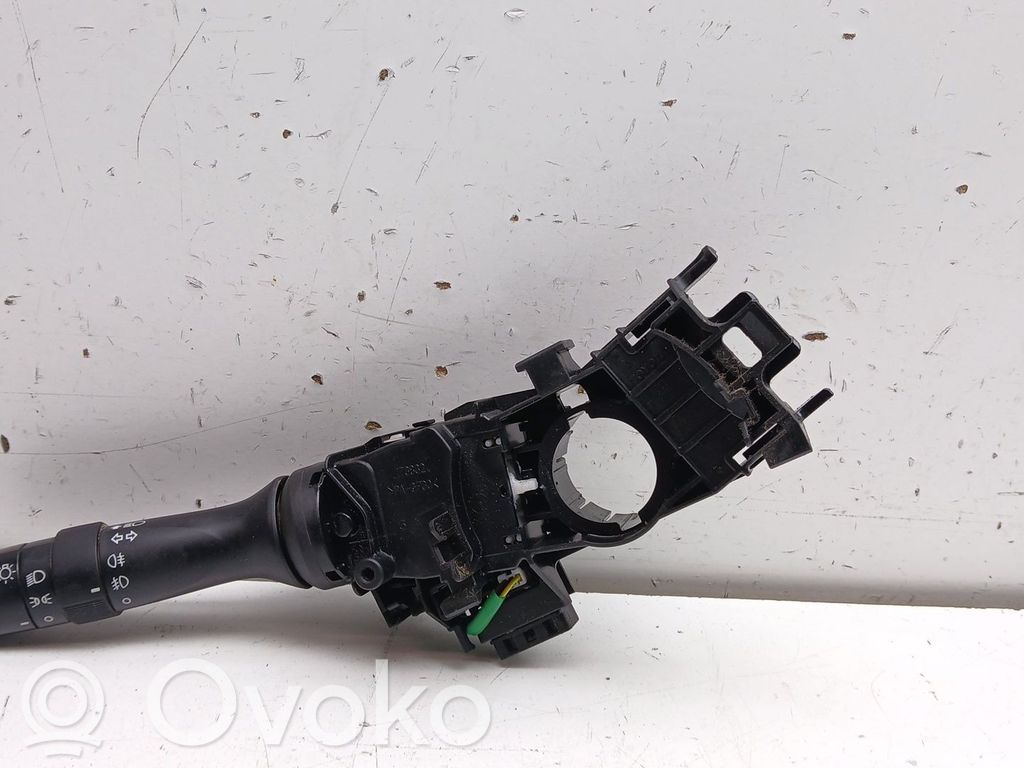 Toyota Yaris Pyyhkijän vipu 
