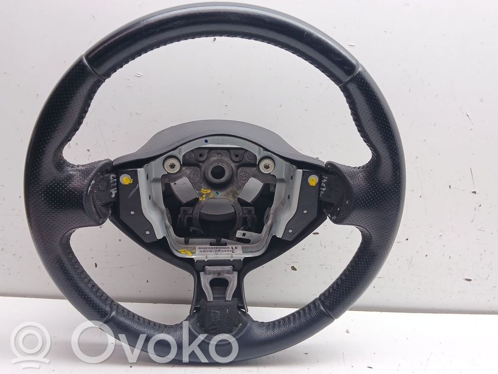 Nissan Juke I F15 Ohjauspyörä