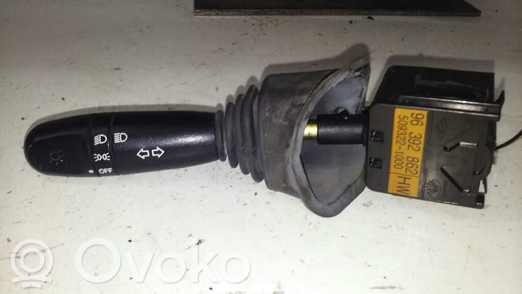 Daewoo Lacetti Interrupteur d'éclairage de la cabine dans le panneau 