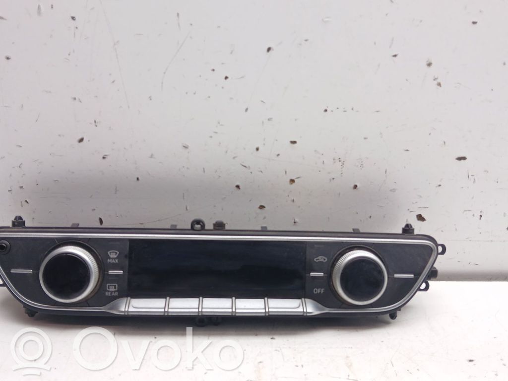 Panel klimatyzacji   8W0820043F