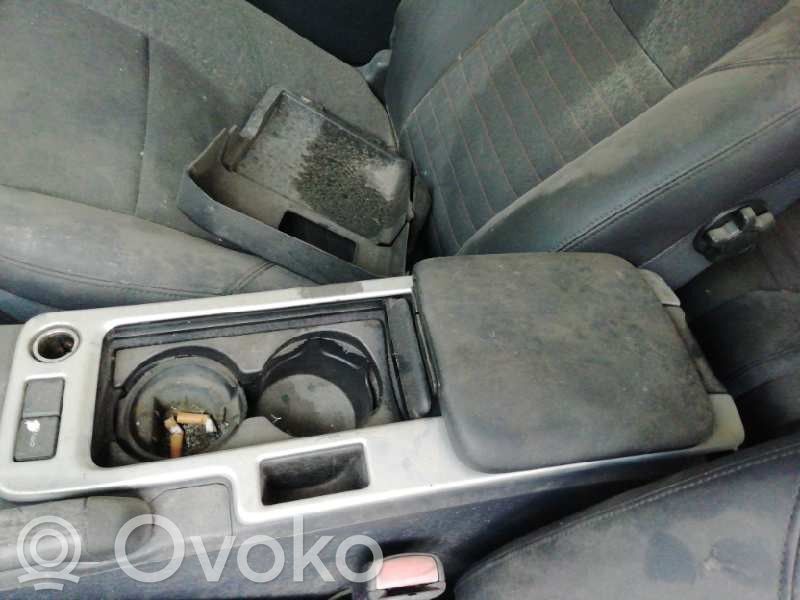 Armrest   30755375