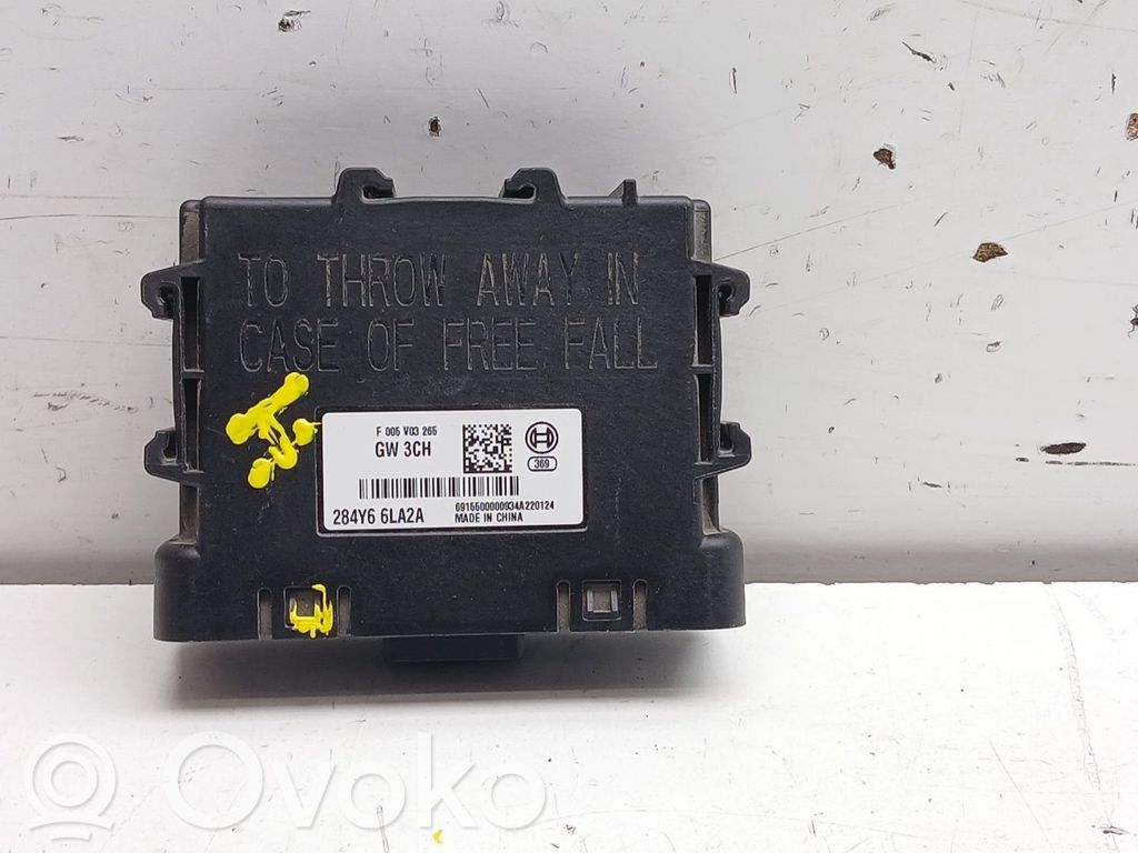 Unidad de control/módulo del motor   284Y66LA2A
