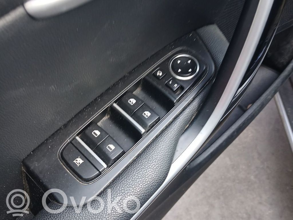 KIA Xceed Electric window control switch 