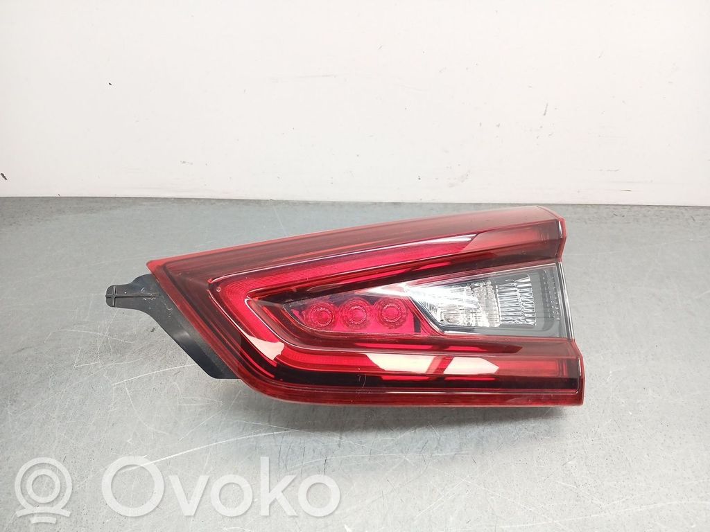 Nissan Qashqai Lampă spate în caroserie