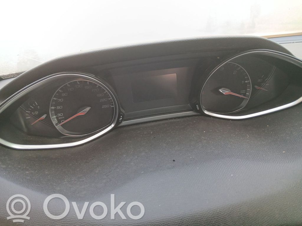 Peugeot 308 Vitezometru (grup de instrumente) 