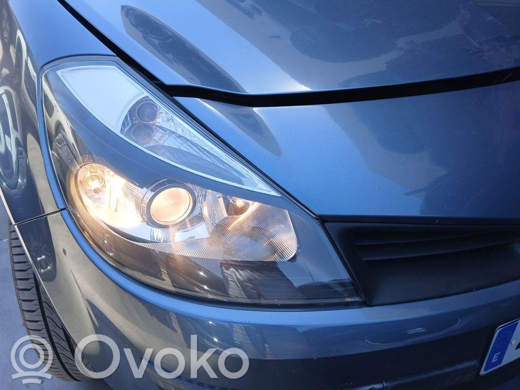 Renault Clio II Scheinwerfer 
