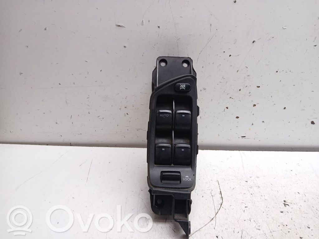 Subaru Outback Electric window control switch 