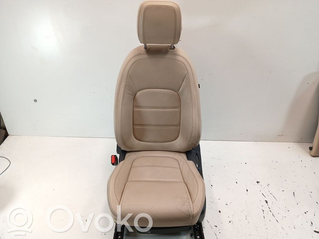 Jaguar XE Asiento delantero del conductor 