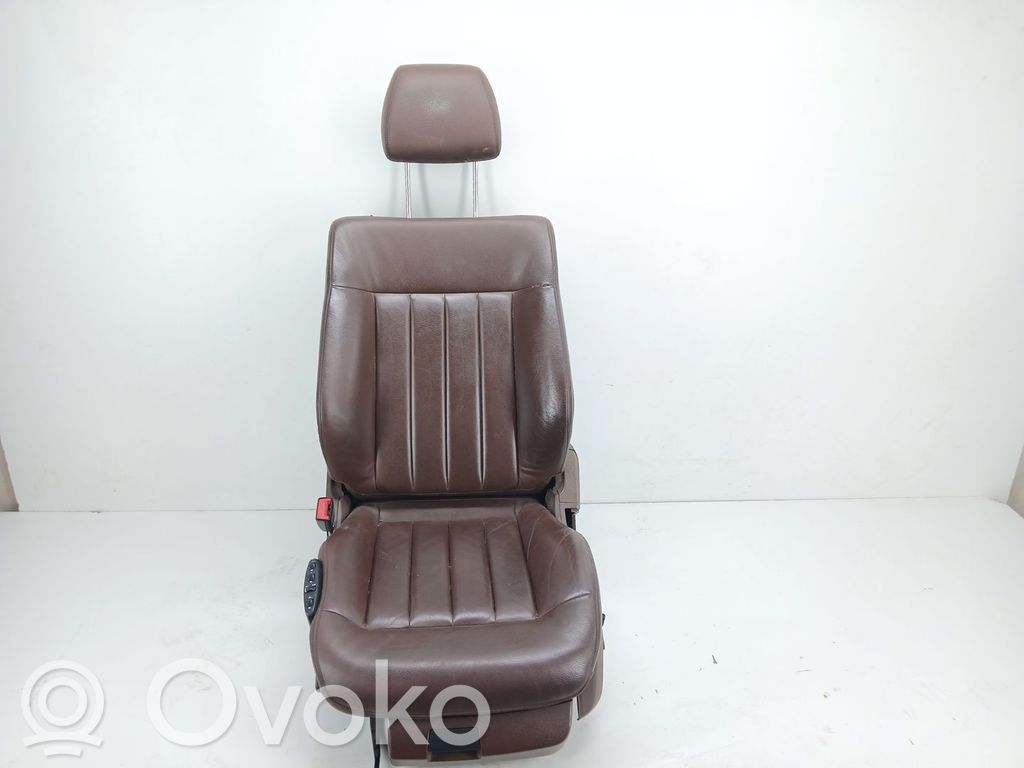 Asiento delantero del conductor