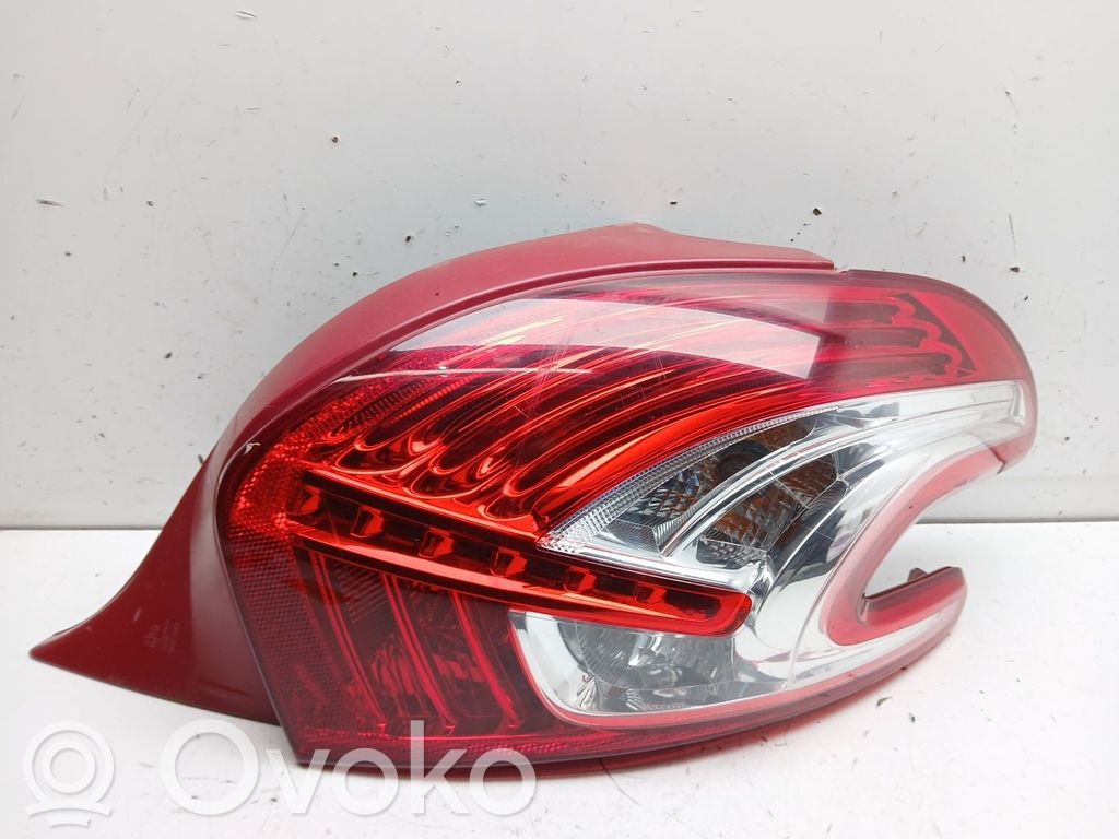 Peugeot 208 I Luci posteriori 
