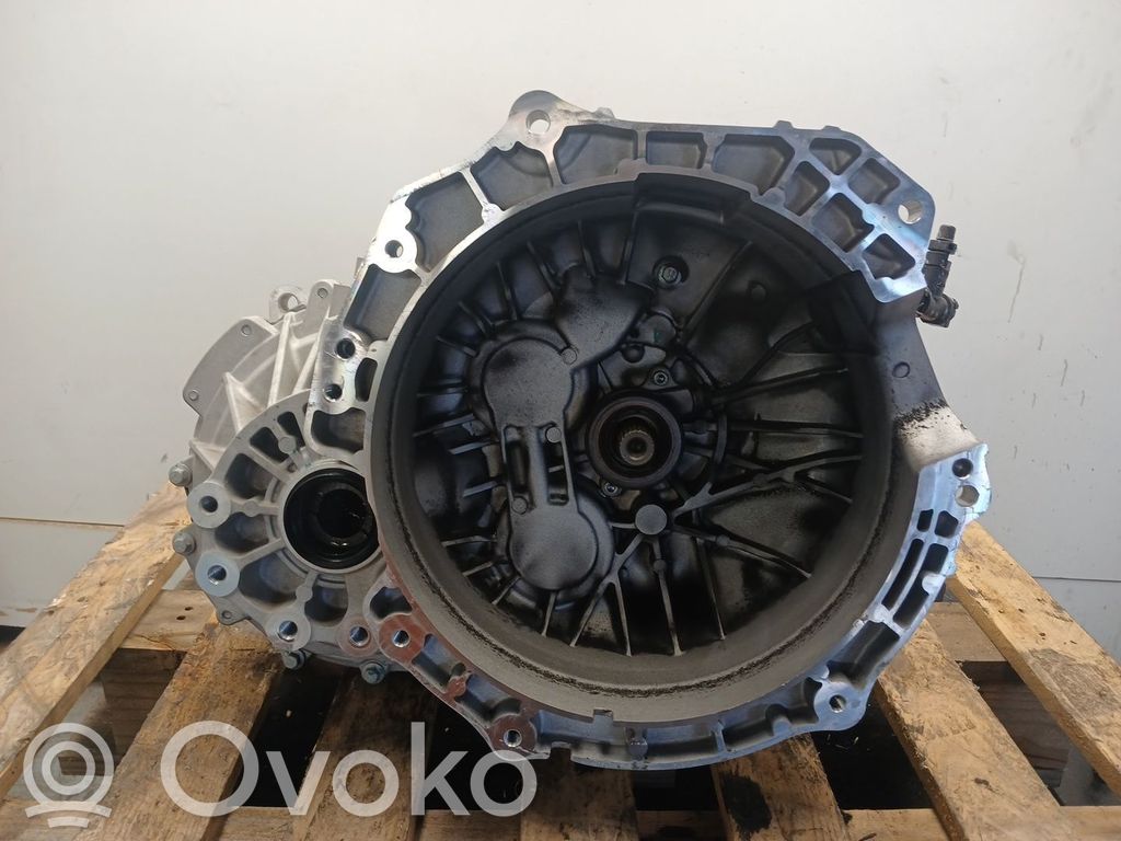 Manualna 5-biegowa skrzynia biegów   139145AR6040166,103835SAGW