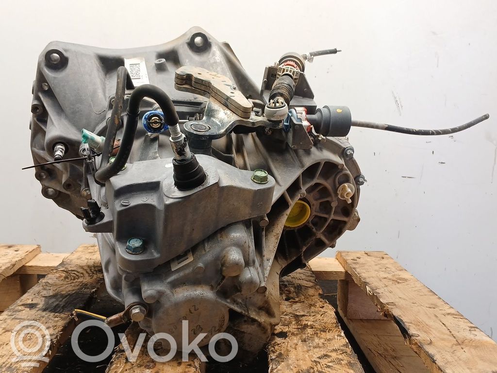 Nissan Qashqai+2 Cutie viteze manuală cu 5 trepte 