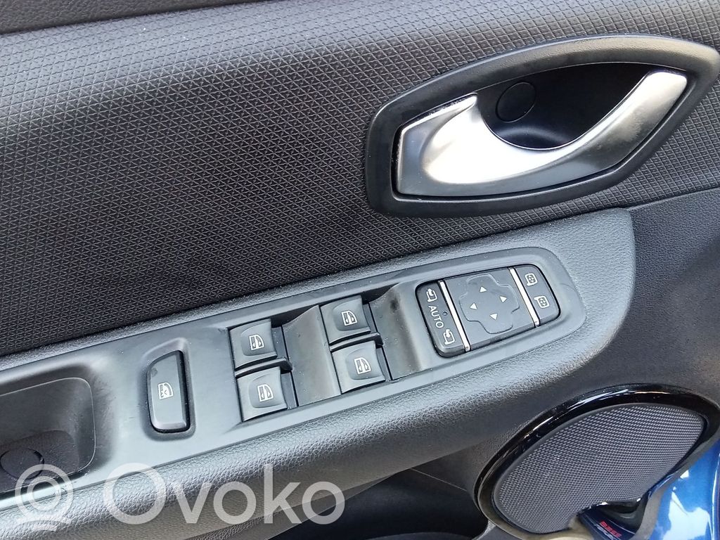 Renault Clio IV Przyciski szyb