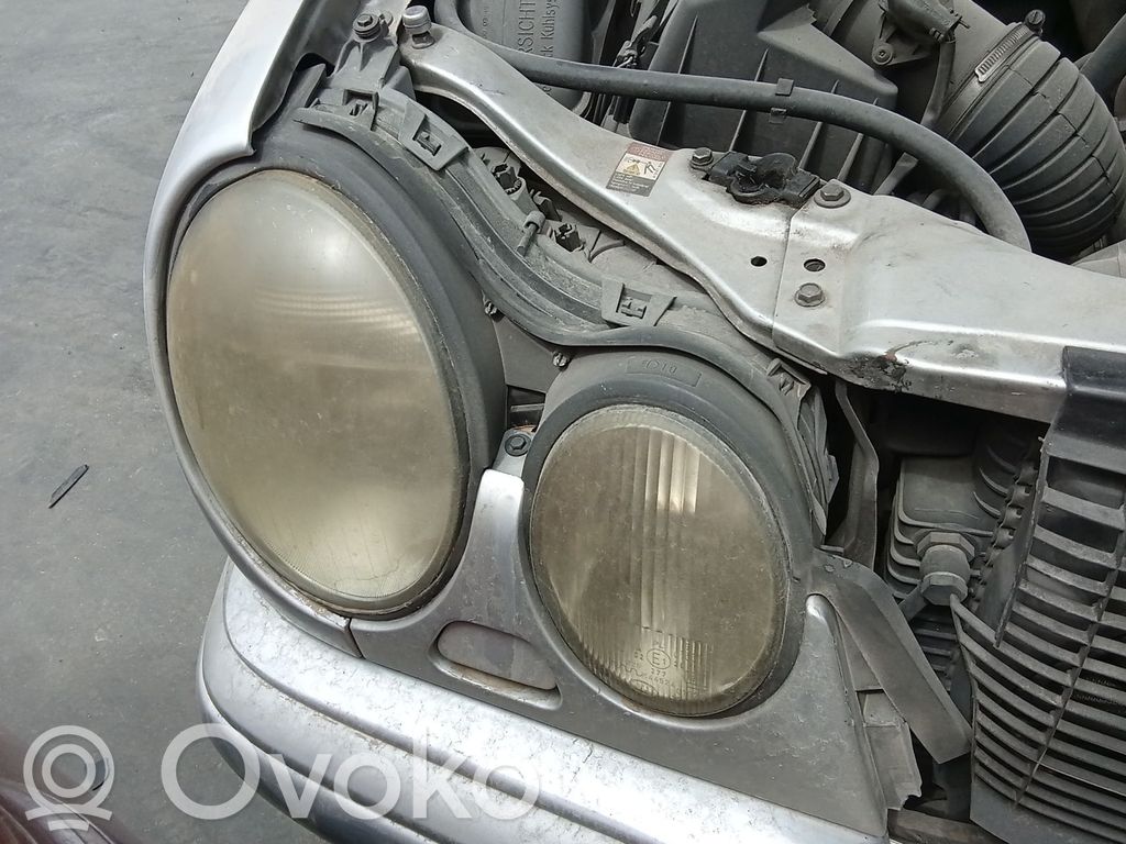 Mercedes-Benz E W210 Etu-/Ajovalo 