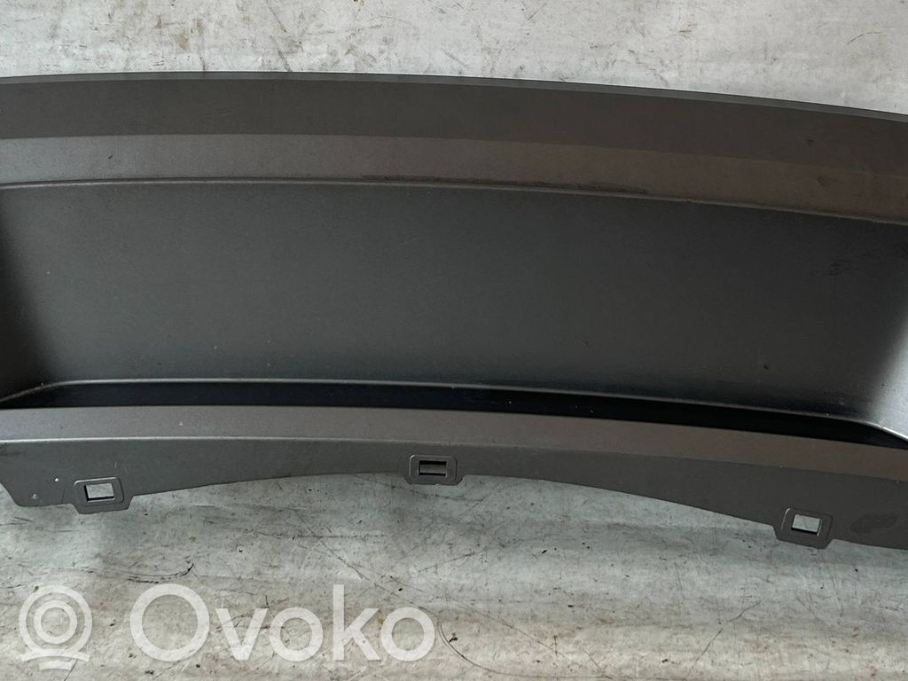 Skoda Kamiq Moldura inferior del parachoques trasero 