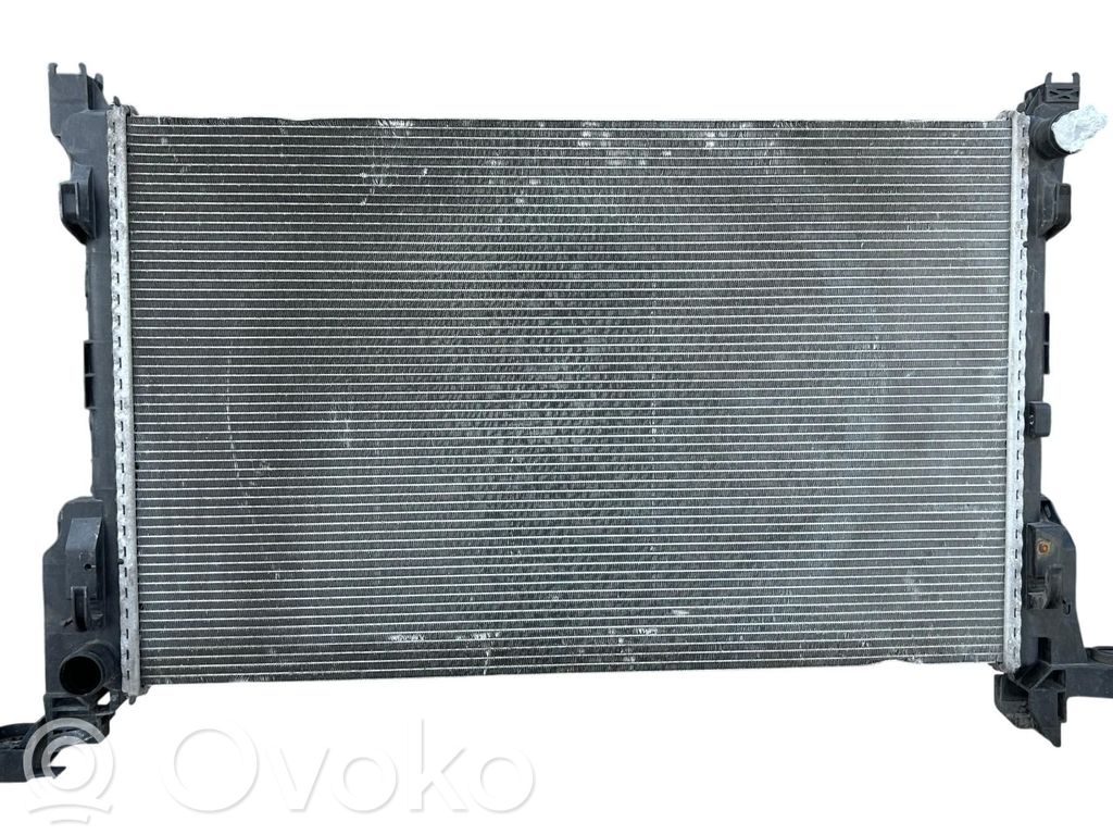 Opel Vivaro Coolant radiator 