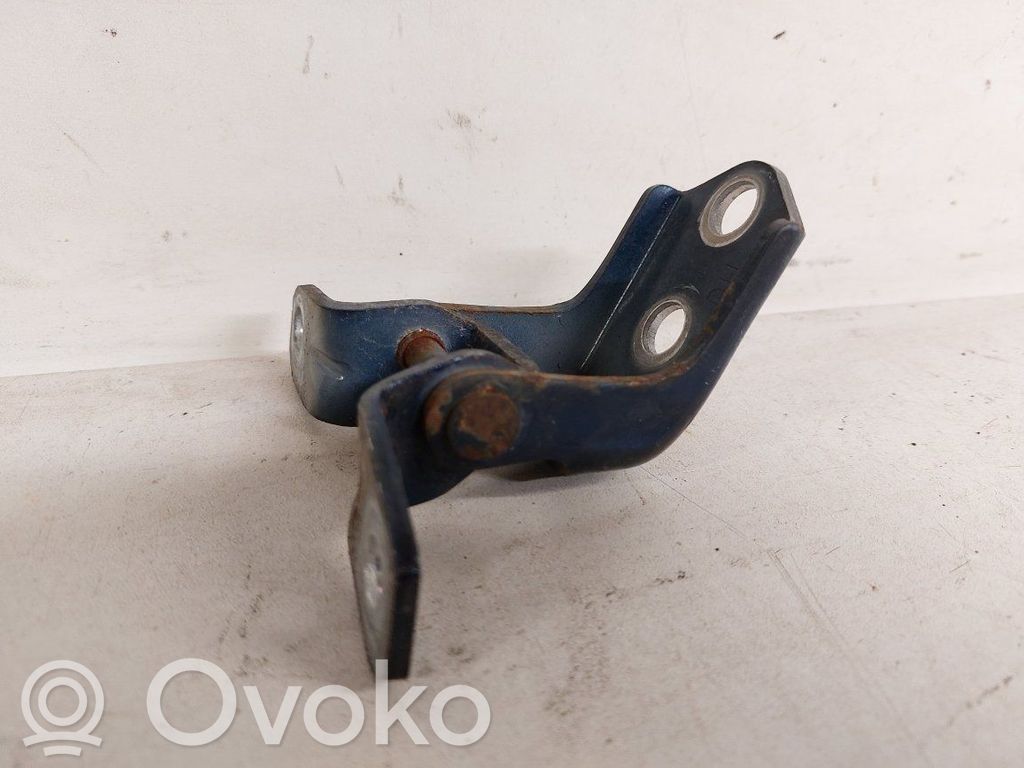 Front door lower hinge   D46159210B,D46159210B