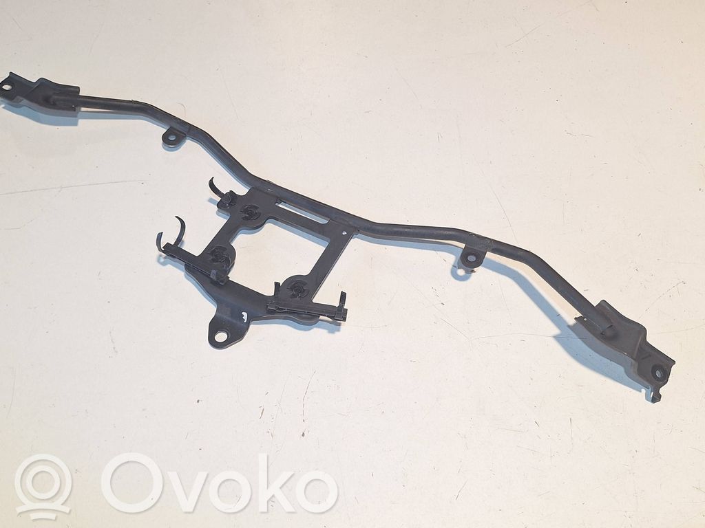 Distronic sensor bracket   439H1NF2