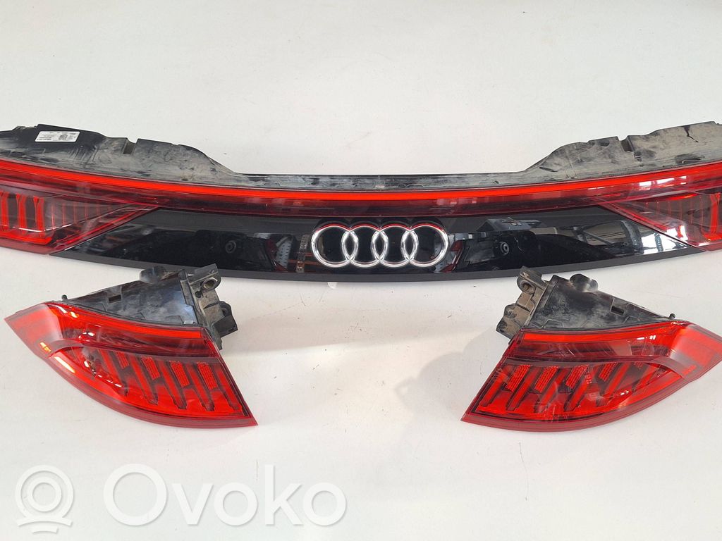 Audi Q8 Takaluukun takavalot 