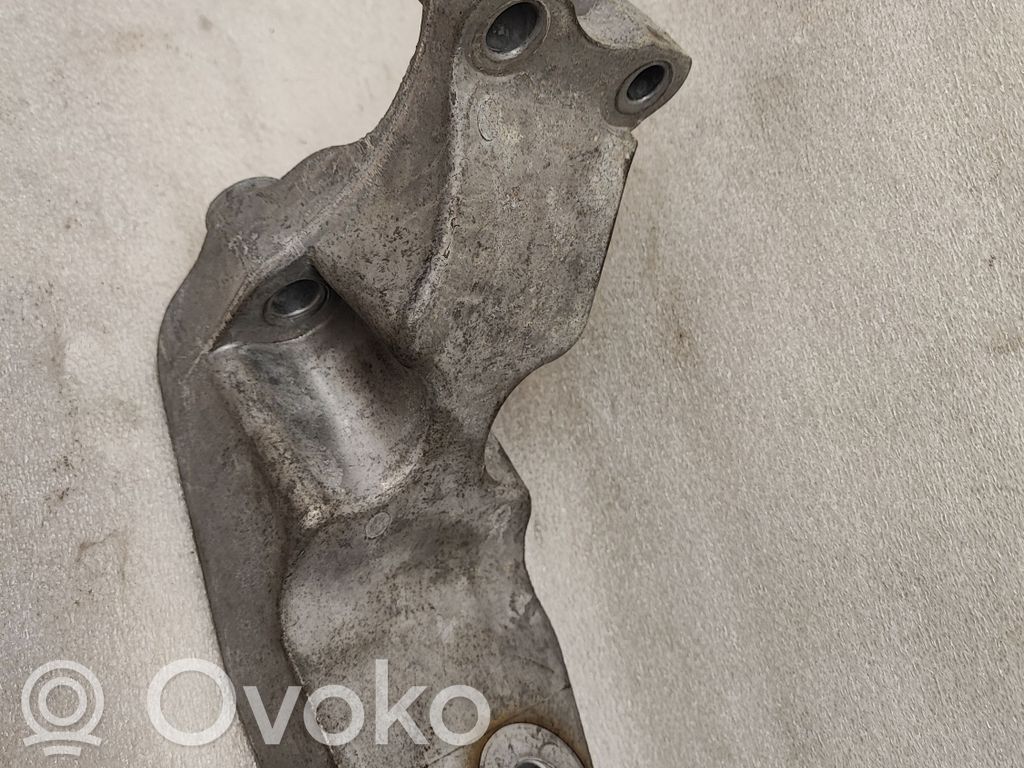 Ford Mustang VI Engine mounting bracket 
