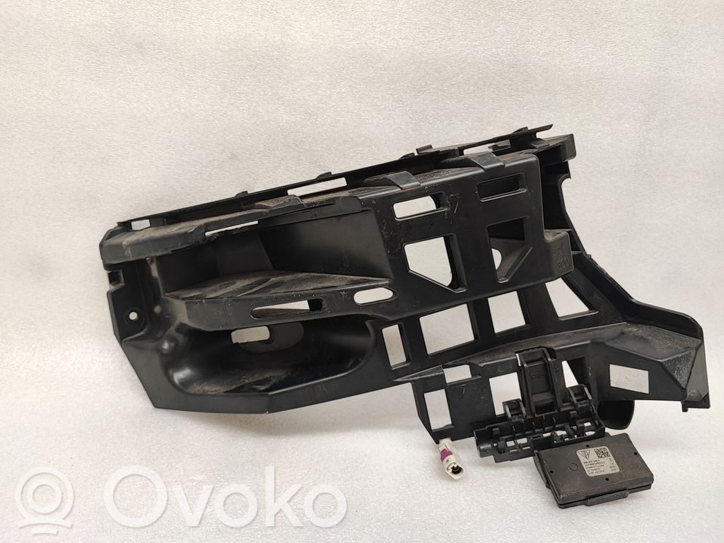 Porsche Macan (95B) Rear bumper mounting bracket 