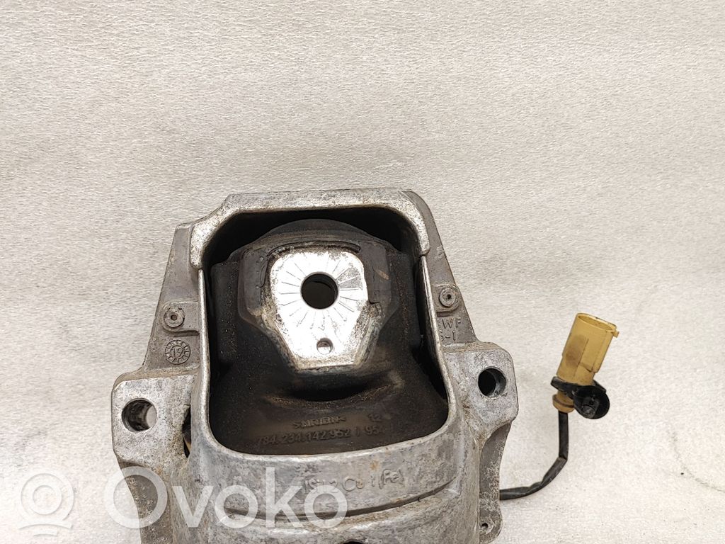 Porsche Macan (95B) Engine mount bracket 