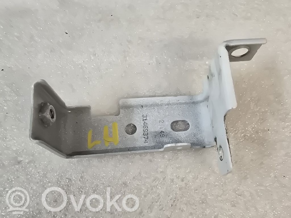 Volvo XC40 Uchwyt / Mocowanie błotnika przedniego 