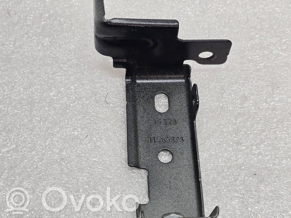 Volvo XC40 Uchwyt / Mocowanie błotnika przedniego 