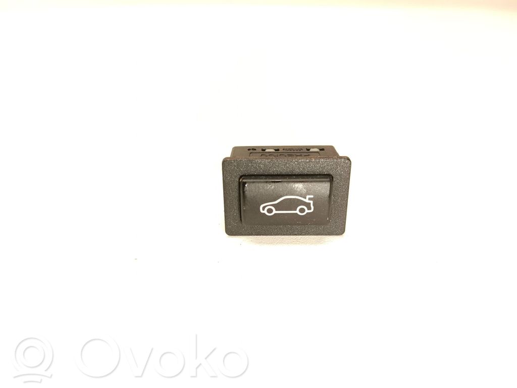 BMW 5 G30 G31 G38 Tailgate opening switch 