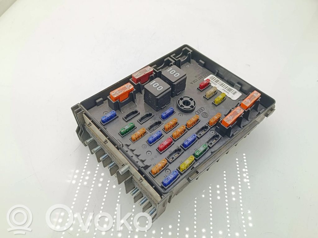 Volkswagen PASSAT B7 Fuse module 