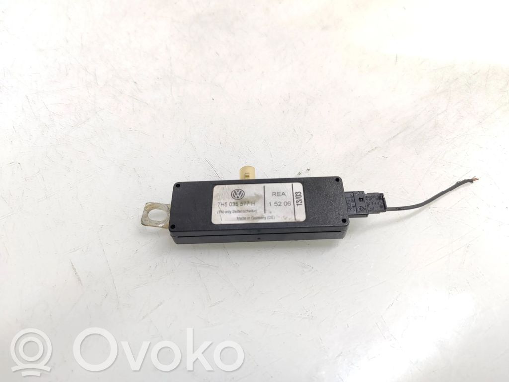 Volkswagen Multivan T5 Amplificator antenă aeriană 