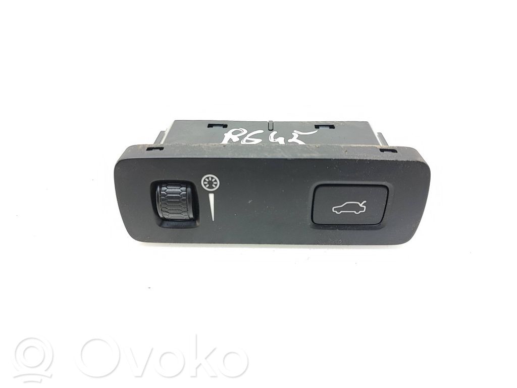 Polestar 2 Tailgate opening switch 