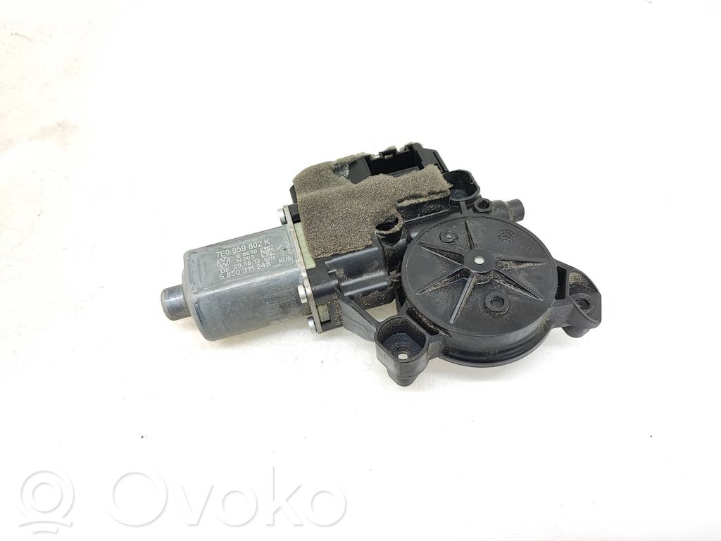 Volkswagen Transporter - Caravelle T5 Silnik regulatora szyby drzwi przednich 