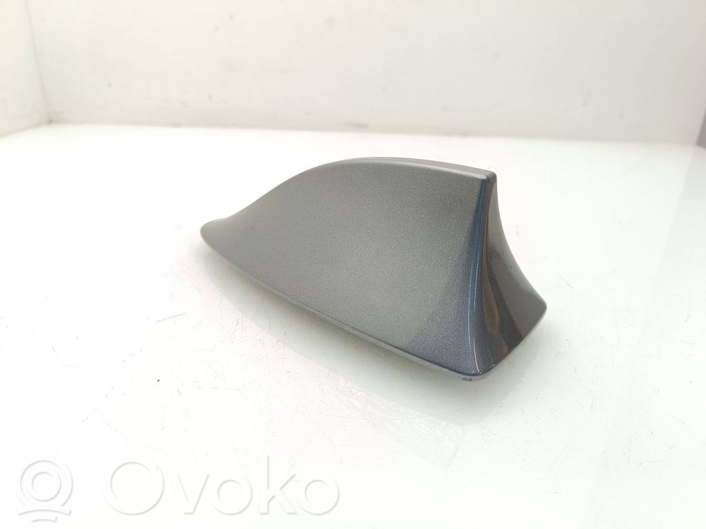 BMW 7 F01 F02 F03 F04 Copertura dell’antenna tetto (GPS) 