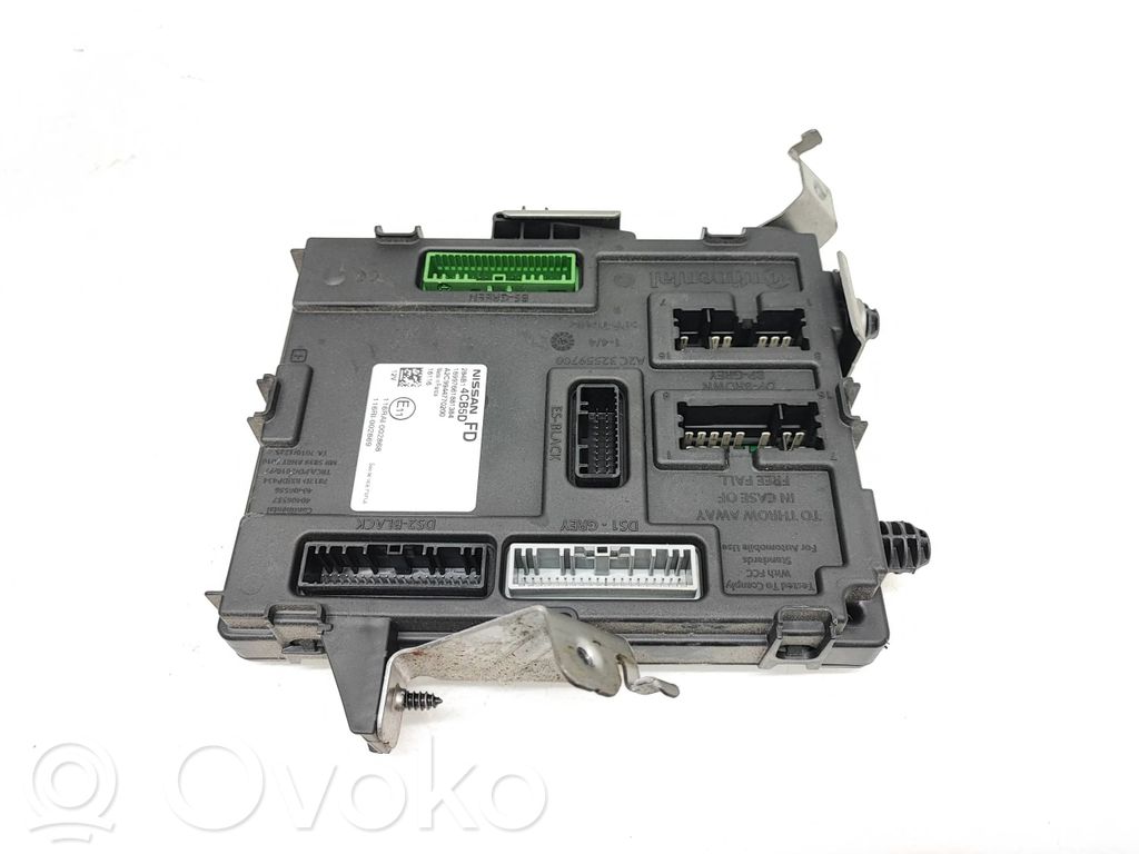 Nissan Qashqai Moduł / Sterownik komfortu 