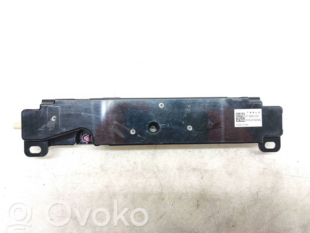 Tesla Model 3 Antenos stiprintuvas 
