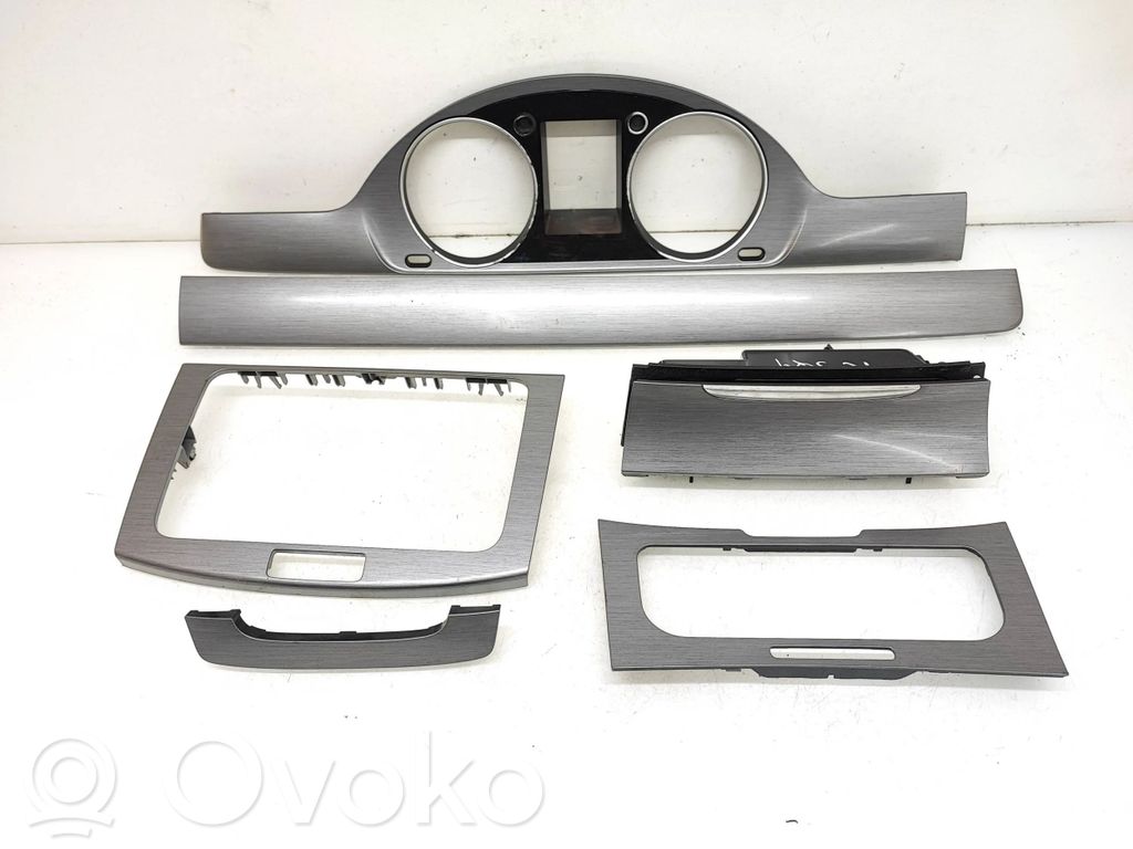 Volkswagen PASSAT B7 Garniture de panneau console centrale 