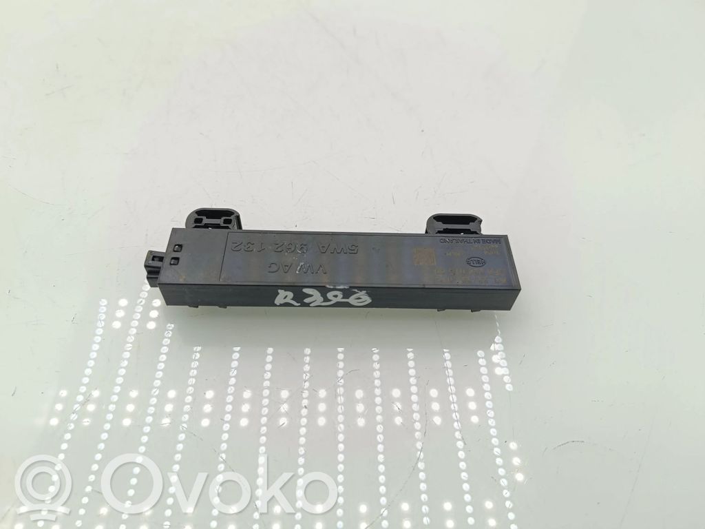 Volkswagen ID.4 Aerial antenna amplifier 