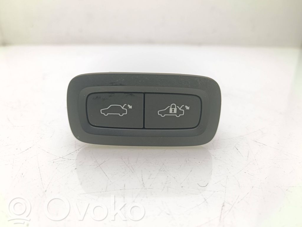 Polestar 2 Tailgate/boot open switch button 