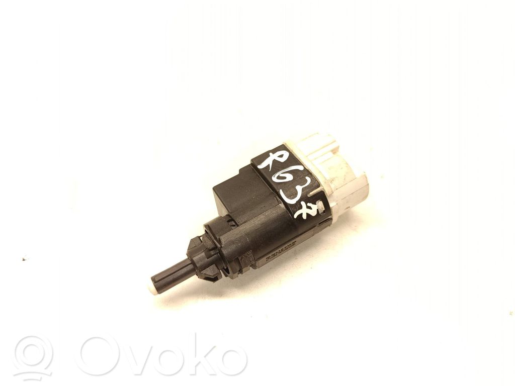 Renault Clio IV Brake pedal sensor switch 