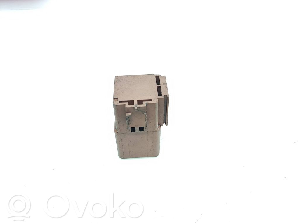 Inne przekaźniki   17325003001