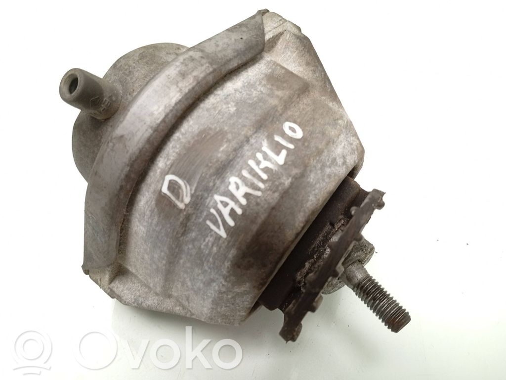 BMW 5 E60 E61 Variklio pagalvė 