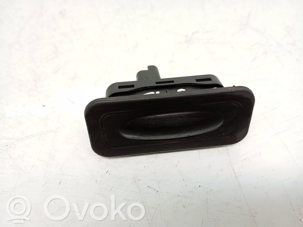 Renault Zoe Tailgate opening switch 