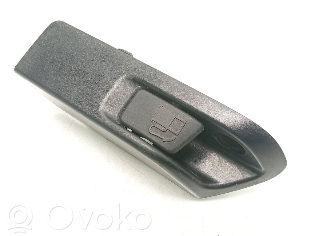 Fuel cap release pull handle